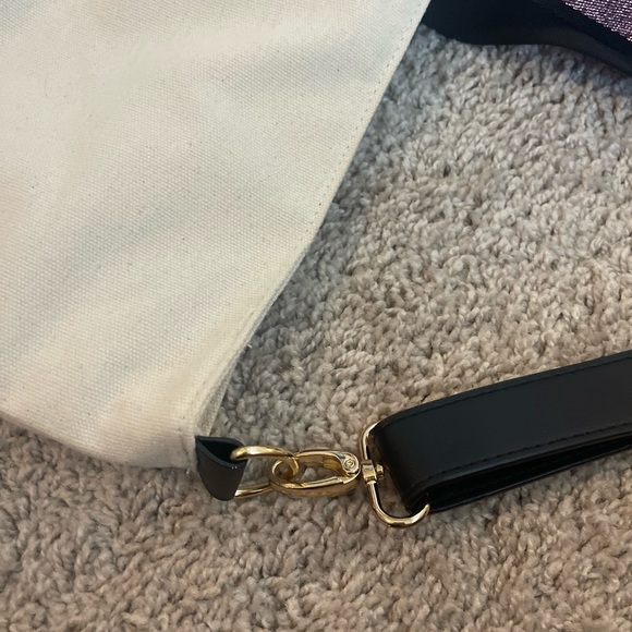 Victoria’s Secret Canvas Tote NWT - Picture 5 of 9